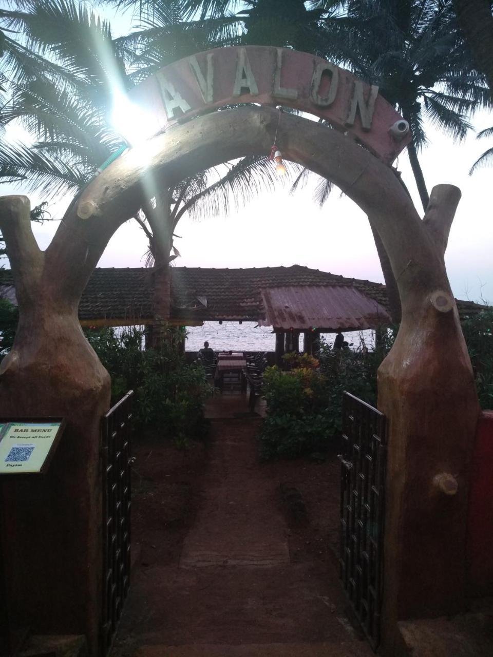 Avalon Sunset Hotel Anjuna Esterno foto